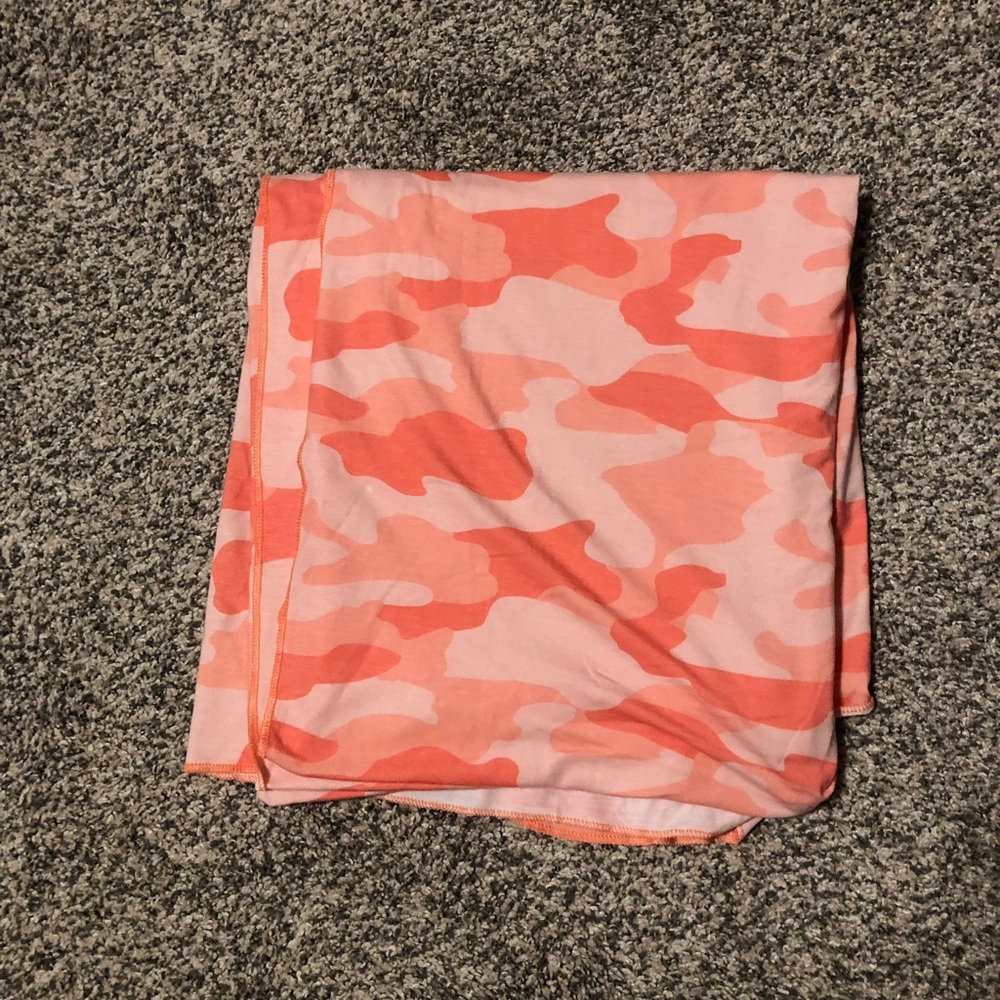 NWOT Coper Pearl Camouflage swaddle Blanket